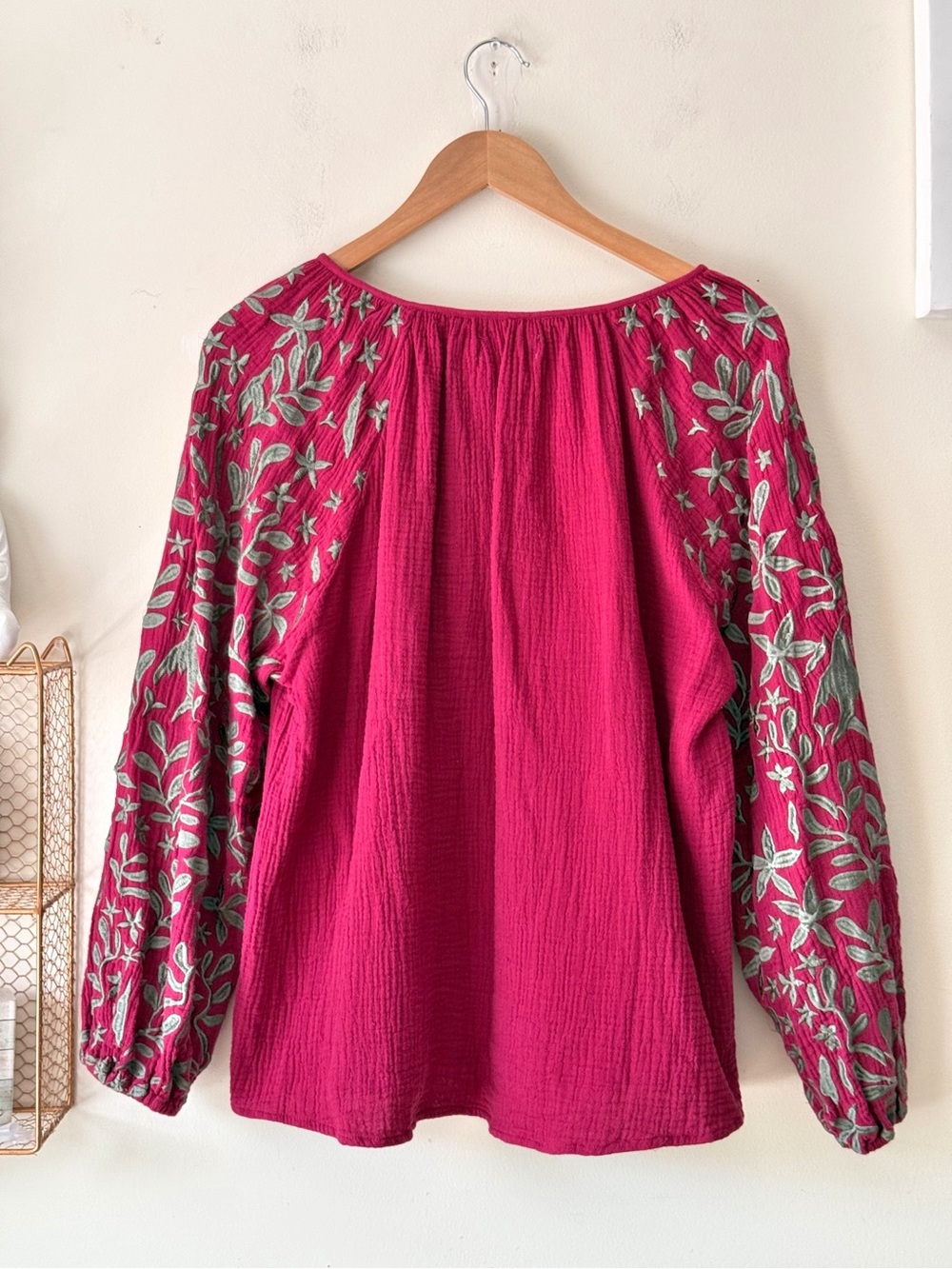Voyageur by Mersea Palermo Cotton Embroidered Blouse Berry/Light Gray Size Large - Picture 11 of 12